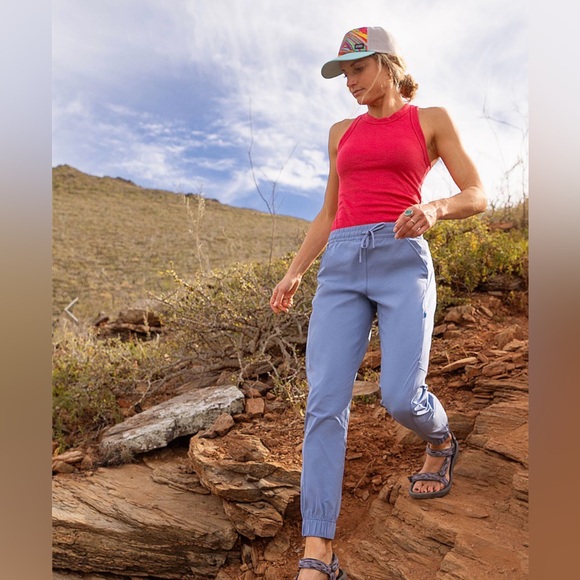 Title Nine Switchback Ultralight Hiking Joggers size Medium - Picture 2 of 9